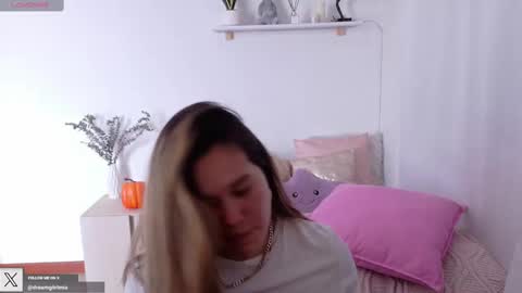 Snapshot of urdreamgiirl chatting on 3, 10, 2025 Mia Miller online show from 3, 10, 2025