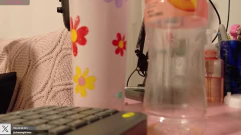 Snapshot of urdreamgiirl chatting on 24, 10, 2025 Mia Miller online show from 24, 10, 2025