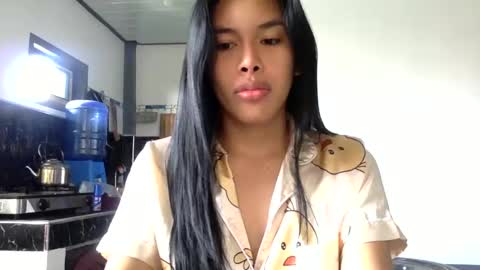 Angela Cullens online show from 3, 2, 2025