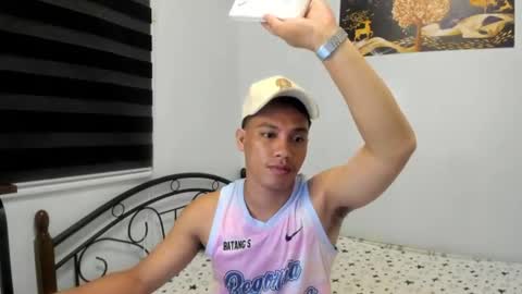 urfucker_vinz online show from 16, 7, 2026