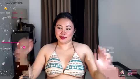 Snapshot of urgirl_elisse chatting on 6, 3, 2025 ELISSE online show from 6, 3, 2025