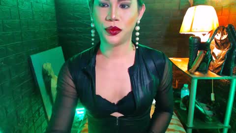 queen norelle online show from 20, 12, 2024