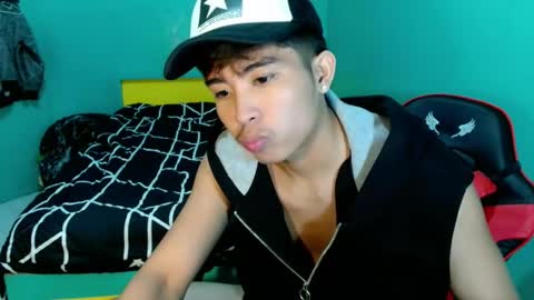Snapshot of urhot_jeremyxx chatting on 17, 5, 2026 jeremy online show from 17, 5, 2026