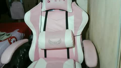 Snapshot of urhot_joshxx chatting on 23, 12, 2025 Josh online show from 23, 12, 2025