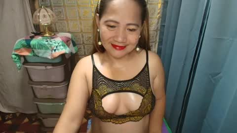 urhotmomzoey online show from 11, 7, 2026