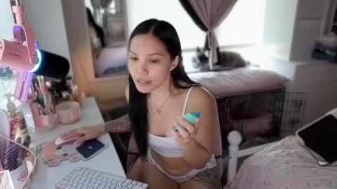 urlittlefilipina online show from 16, 11, 2025