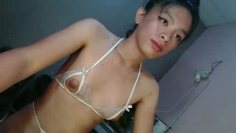 Snapshot of urlovely_ariana chatting on 10, 9, 2025 Ariana online show from 10, 9, 2025