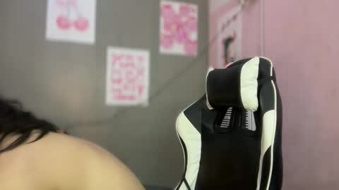 Snapshot of urlovely_ariana chatting on 19, 12, 2025 Ariana online show from 19, 12, 2025