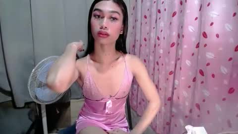 urloverjasmine_xx online show from 21, 3, 2026