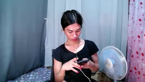 urloverjasmine_xx online show from 15, 5, 2026