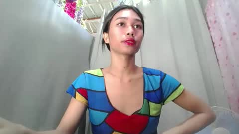 urloverjasmine_xx online show from 19, 5, 2026