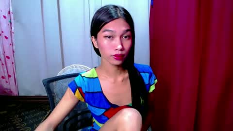 urloverjasmine_xx online show from 29, 6, 2026