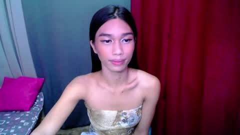 urloverjasmine_xx online show from 15, 7, 2026