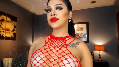 UrMajestyTyra online show from 15, 12, 2025