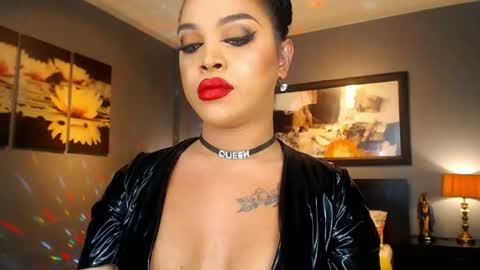 UrMajestyTyra online show from 5, 5, 2026