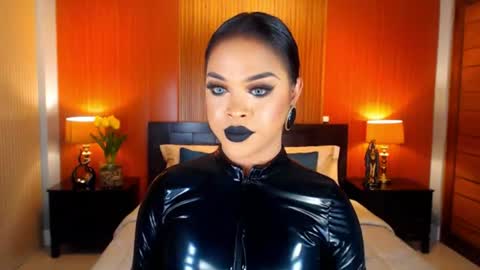 UrMajestyTyra online show from 24, 6, 2026