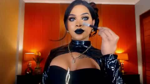 UrMajestyTyra online show from 6, 7, 2026