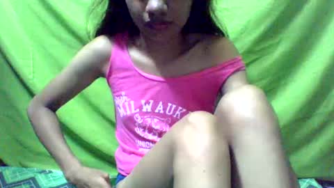 Snapshot of ursexydoll18 chatting on 15, 1, 2025 Darlyn room online show from 15, 1, 2025