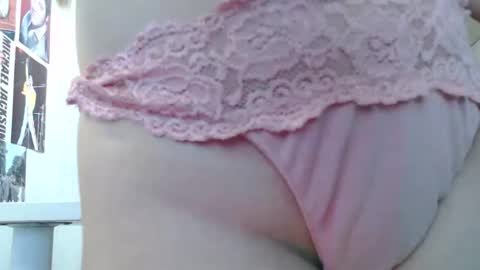 Snapshot of ursweetclassygirl chatting on 25, 10, 2025 Ursweetclassygirl online show from 25, 10, 2025