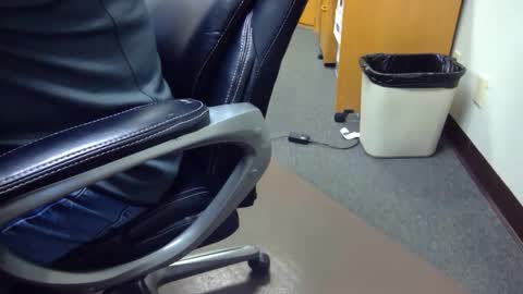 useemie online show from 25, 11, 2025