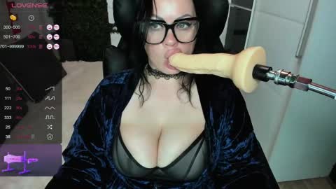 Snapshot of v_tandeme777 chatting on 15, 5, 2026 Anna and Kirill online show from 15, 5, 2026
