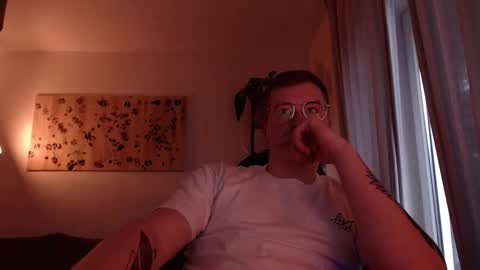 Snapshot of vacation__ chatting on 9, 10, 2025 vacation__ online show from 9, 10, 2025