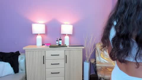 Vaiolet Harris online show from 25, 4, 2026