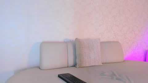Vaiolet  online show from 5, 8, 2026