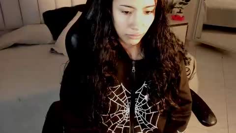 Vaioleth online show from 15, 6, 2026