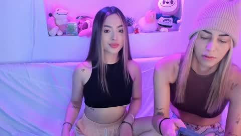 vaiolett_69 online show from 5, 4, 2026