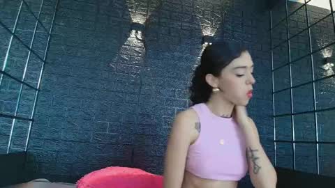 Snapshot of vaiolett_smith chatting on 28, 2, 2025 V A I O L E T T S M I T H online show from 28, 2, 2025