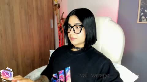 Snapshot of val_varago chatting on 1, 2, 2026 val_varago online show from 1, 2, 2026