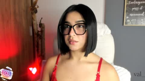 Snapshot of val_varago chatting on 18, 4, 2026 val_varago online show from 18, 4, 2026