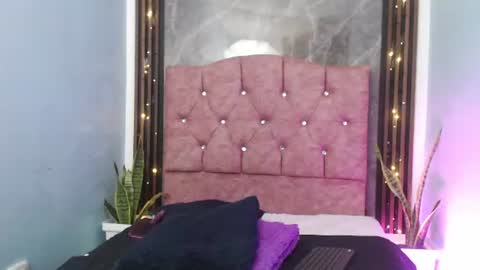 vale_queeny online show from 5, 8, 2026