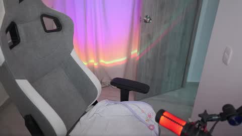 Snapshot of valecute01 chatting on 2, 10, 2025 valecute01 online show from 2, 10, 2025