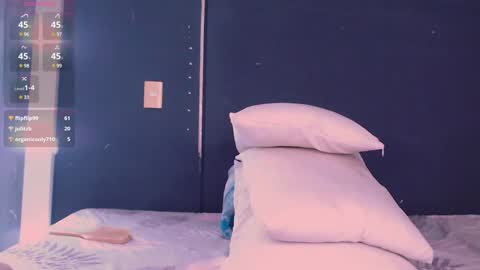 Snapshot of valen_thompson chatting on 11, 12, 2024 IG-valen mendoza99  twitter valenthompson99 online show from 11, 12, 2024