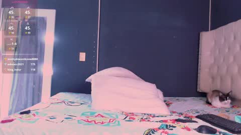 Snapshot of valen_thompson chatting on 14, 12, 2024 IG-valen mendoza99  twitter valenthompson99 online show from 14, 12, 2024