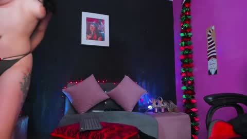 Snapshot of valenmilan chatting on 7, 12, 2024 valentina milan online show from 7, 12, 2024