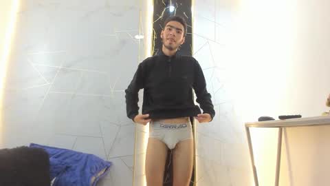 Snapshot of valentin_lux chatting on 21, 3, 2026 VALENTIN online show from 21, 3, 2026