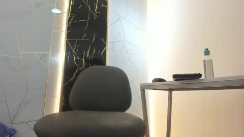 Snapshot of valentin_lux chatting on 21, 3, 2026 VALENTIN online show from 21, 3, 2026