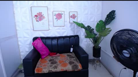 Valentina  online show from 5, 1, 2026