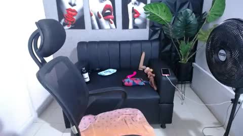 Valentina  online show from 6, 5, 2026