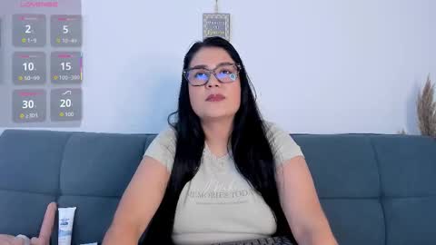 valentina_owens online show from 17, 12, 2025