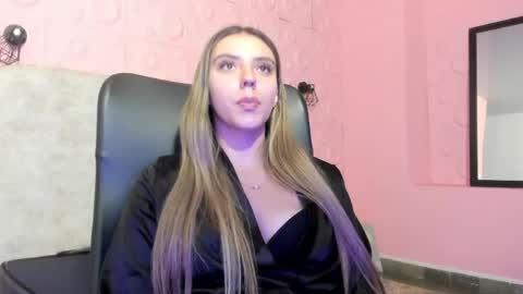Snapshot of valentina_red18 chatting on 8, 5, 2026 Valentina online show from 8, 5, 2026