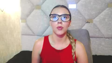 Snapshot of valentina_red18 chatting on 19, 5, 2026 Valentina online show from 19, 5, 2026