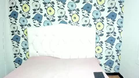 Snapshot of valentinaklean1 chatting on 12, 10, 2025 valentinaklean1 online show from 12, 10, 2025