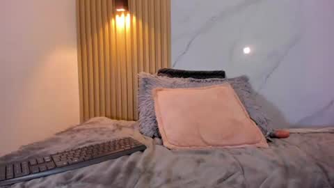 valentinaliux_ online show from 23, 6, 2026
