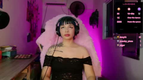 Danielle  Please help me to reach 300 thumbs up online show from 18, 12, 2025