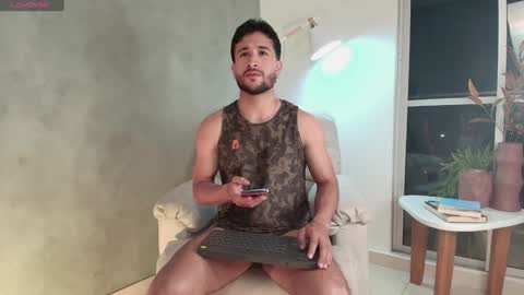 Snapshot of valentinoford chatting on 18, 1, 2025 Valentino online show from 18, 1, 2025