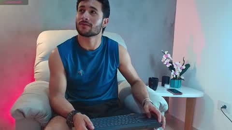 Snapshot of valentinoford chatting on 4, 3, 2025 Valentino online show from 4, 3, 2025